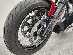 2022 BMW Motorrad R 18 Red