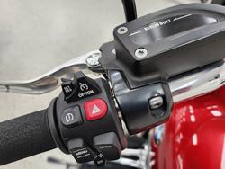 2022 BMW Motorrad R 18 Red