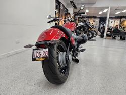 2022 BMW Motorrad R 18 Red