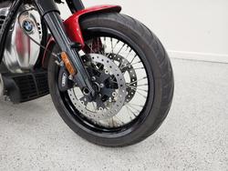 2022 BMW Motorrad R 18 Red