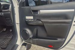 2021 Toyota
Hilux SR5