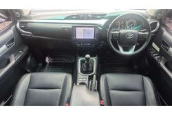 2021 Toyota
Hilux SR5