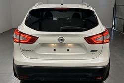 2015 Nissan QASHQAI Ti