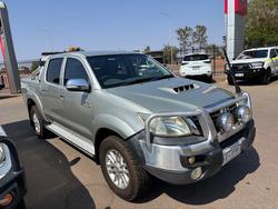 2011 Toyota Hilux HILUX 4x4 3.0L T/D D/C M/T SR5 1R61250 001