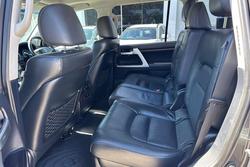 2019 Toyota
Landcruiser VX