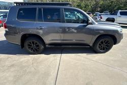 2019 Toyota
Landcruiser VX