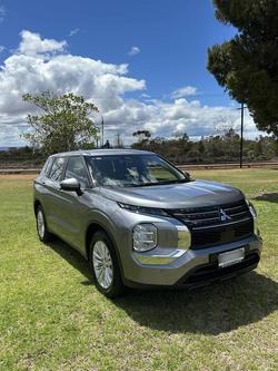 2022 Mitsubishi Outlander ES