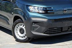 2025 Peugeot Partner Pro