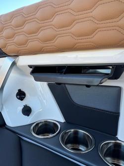 2023 MasterCraft XT22