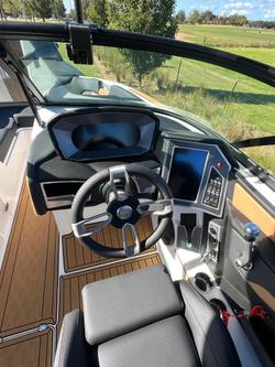 2023 MasterCraft XT22