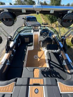 2023 MasterCraft XT22