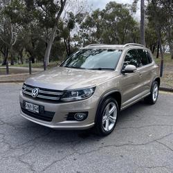 2015 Volkswagen Tiguan 155TSI R-Line