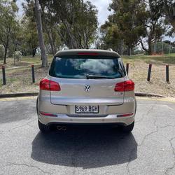 2015 Volkswagen Tiguan 155TSI R-Line