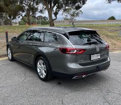 2018 Holden Calais
