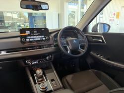 2022 Mitsubishi Outlander LS