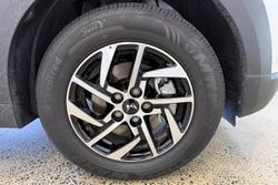 2025 Mahindra XUV3XO AX5L