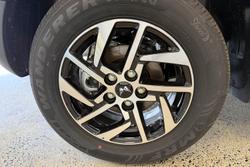 2025 Mahindra XUV3XO AX5L