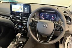 2025 Mahindra XUV3XO AX7L