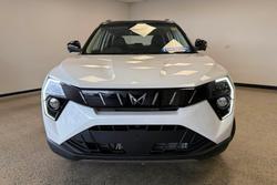 2025 Mahindra XUV3XO AX7L