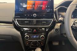 2025 Mahindra XUV3XO AX7L