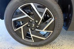 2025 Mahindra XUV3XO AX7L