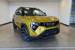2025 Mahindra XUV3XO AX7L