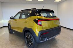 2025 Mahindra XUV3XO AX7L