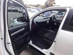 2015 Toyota Hilux SR5