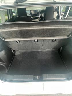 2025 Suzuki Swift Hybrid Plus UZ Pure White