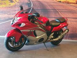 2016 Suzuki Hayabusa (GSX1300R) Hayabusa Red