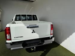 2024 Mitsubishi Triton GLX