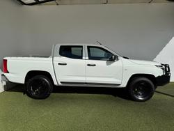 2024 Mitsubishi Triton GLX