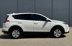 2017 Toyota RAV4 GX ZSA42R Glacier White