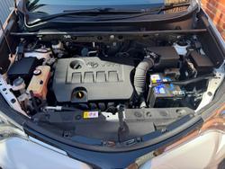 2017 Toyota RAV4 GX ZSA42R Glacier White