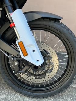 2023 HUSQVARNA NORDEN 901 TUNDRA GREY