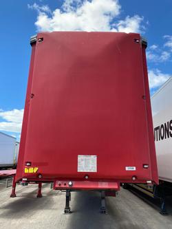 2013 Krueger 22P Straight Curtain Sider Red