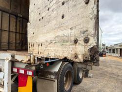 1995 Freighter 22 Pallet Curtainsider