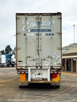 1995 Freighter 22 Pallet Curtainsider