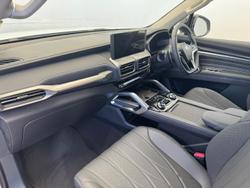 2025 LDV D90 Executive