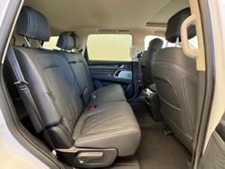 2025 LDV D90 Executive