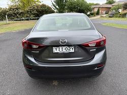 2017 Mazda
3 Maxx