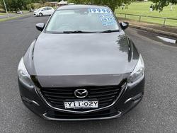 2017 Mazda
3 Maxx