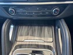 2023 LDV
                D90 Executive