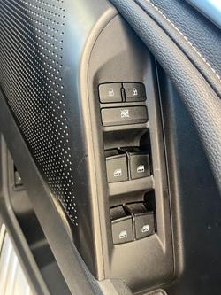 2023 LDV
                D90 Executive