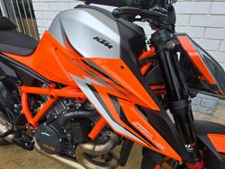 2022 Ktm 1290 SUPER DUKE R Orange