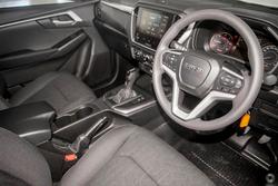 2025 Isuzu D-MAX LS-M