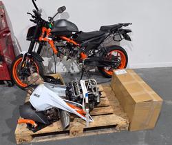 KTM 890 Duke R