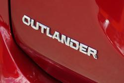 2020 Mitsubishi Outlander ES