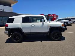 2012 Toyota FJ Cruiser V6 PET WAGON A/T COLOUR BODY+WHITE ROOF