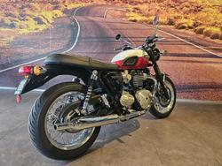 2025 Triumph Bonneville T120 Bonneville Red
